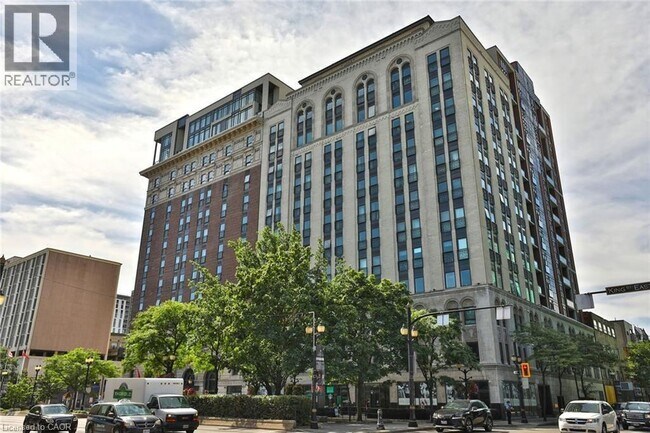 Building Photo - 112 King St E