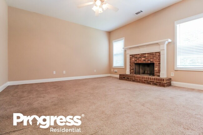 Building Photo - 2100 Lily Valley Dr