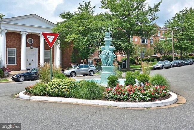 Foto del edificio - 3670 38th St NW