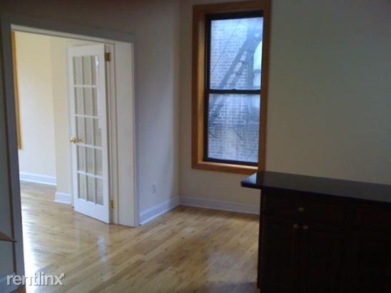 Primary Photo - 319 W 21st St