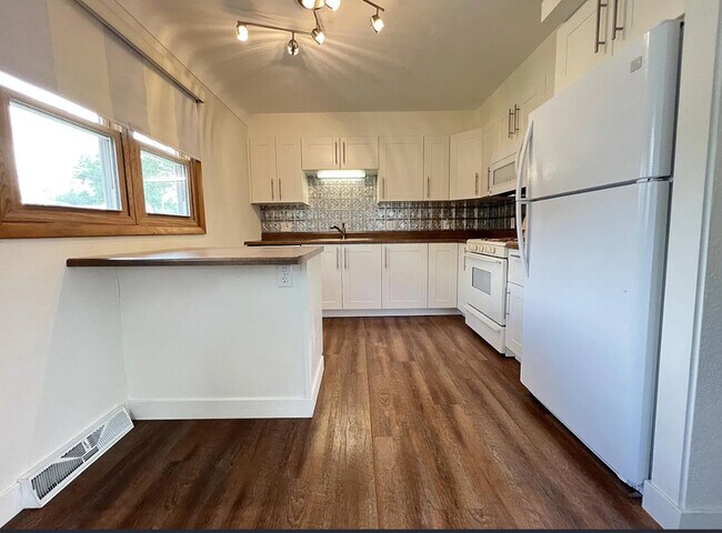 Foto del edificio - 2916 Johnson Ave NW