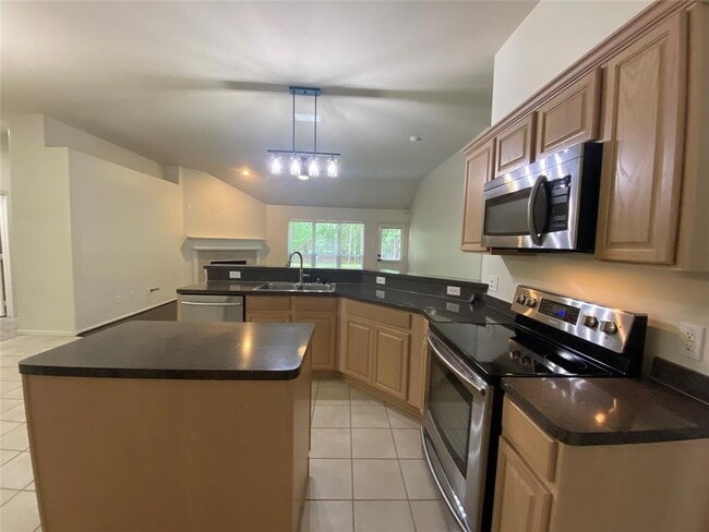 Building Photo - 5810 Sugar Bush Dr