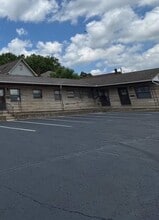 Building Photo - 575 N Walnut St