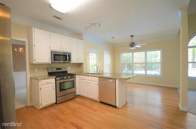 Foto del edificio - 4 br, 2.5 bath House - 35 Barrington Botto...