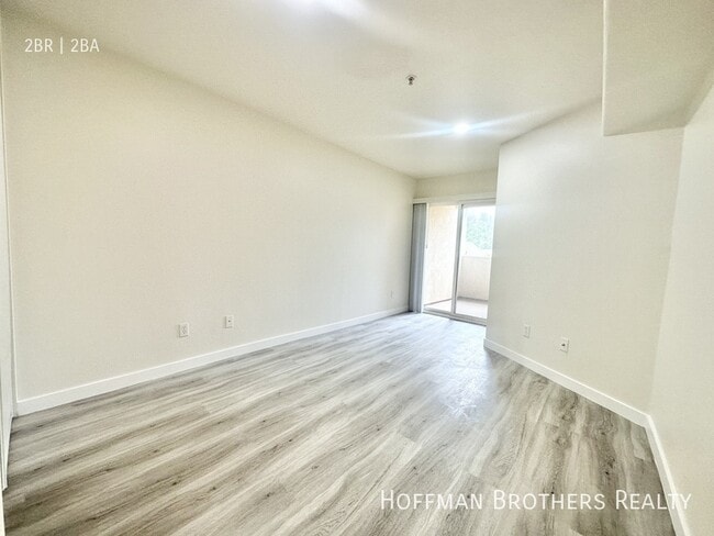 Building Photo - 7323 Winnetka Ave