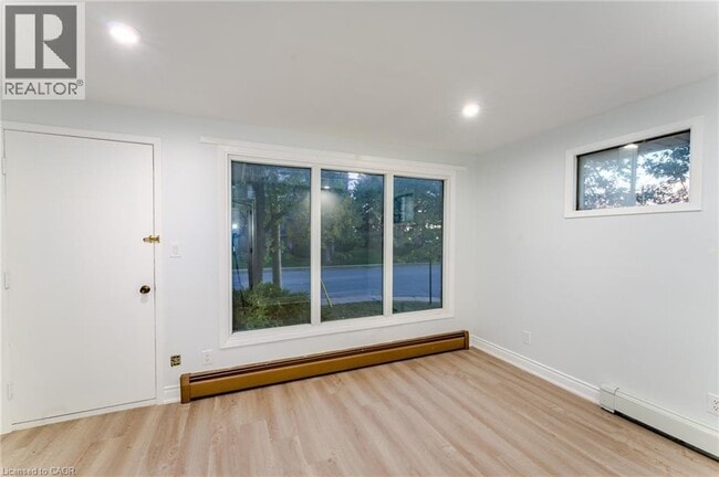 Building Photo - 150 Hagar St