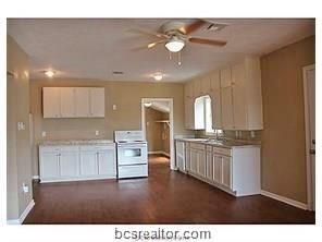 Building Photo - 1408 W Wm J Bryan Pkwy