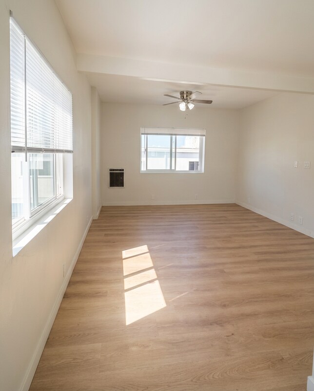 Foto del edificio - 14 Wavecrest Ave