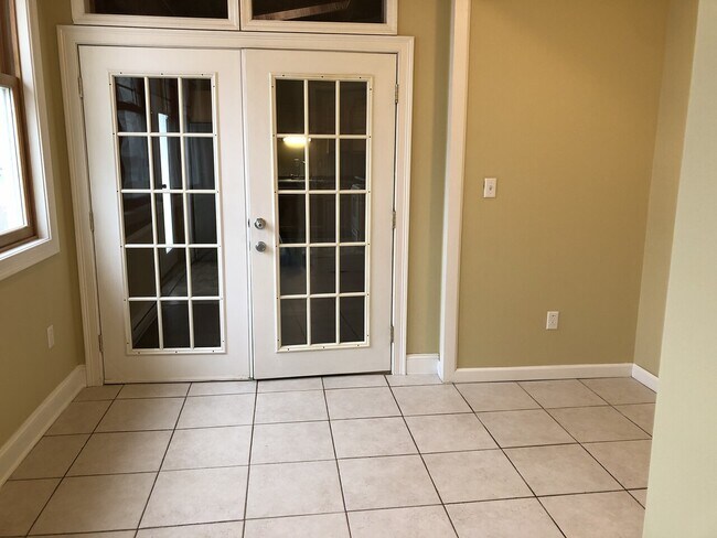 Building Photo - 11 LLC-79 Sailly Avenue
