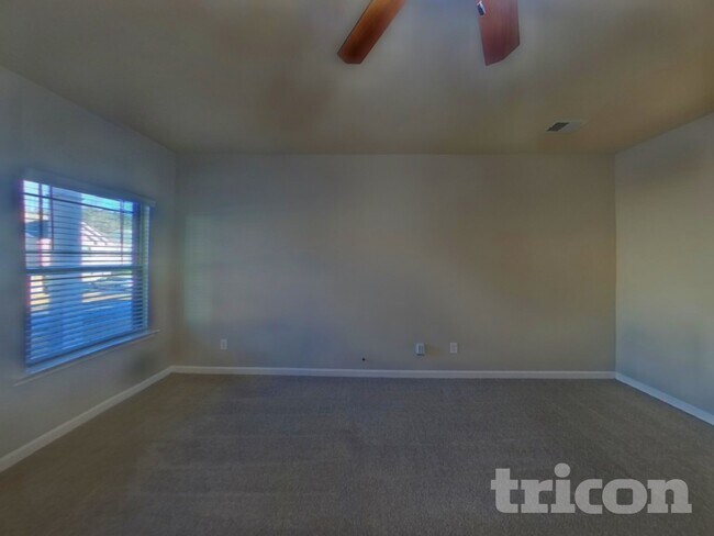 Foto del edificio - 207 Stillwood Dr