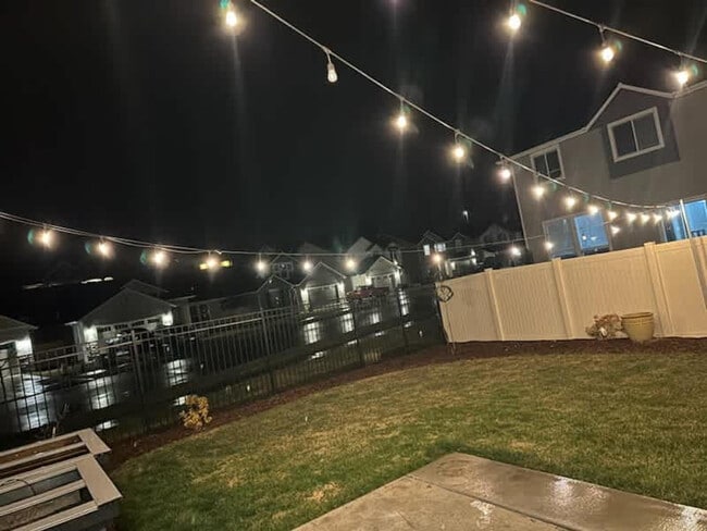 Building Photo - 262 N Falling Water Ave