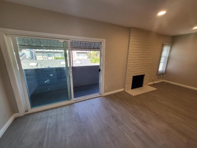 Interior Photo - 4181 Duquesne Ave