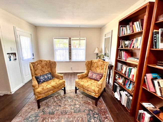 Building Photo - 4615 Ribbecke Ave