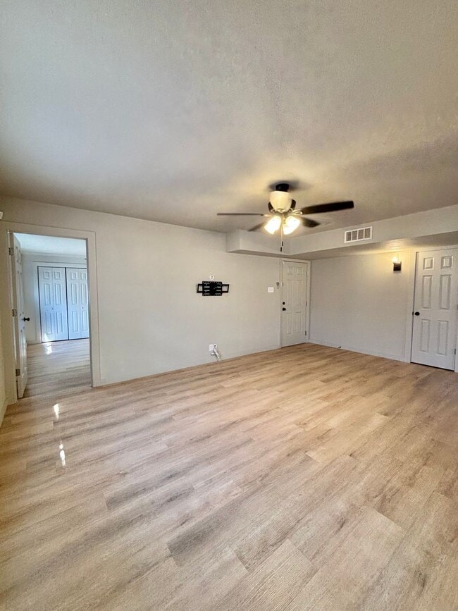 Foto del edificio - Now Available - 3 Bedroom Home!!