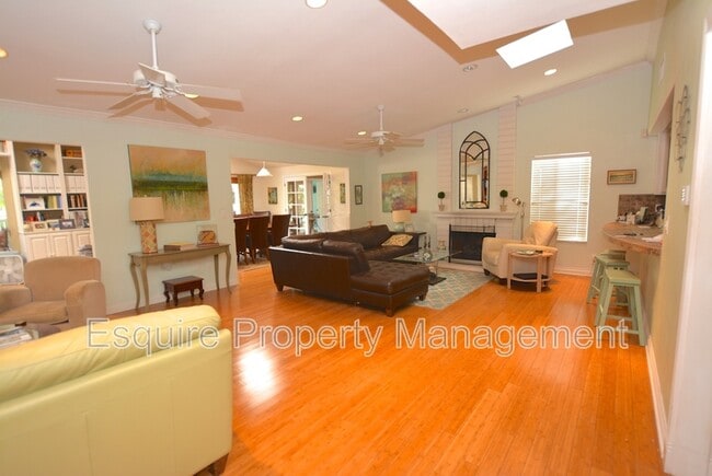 Foto del edificio - 3104 Charlotte St