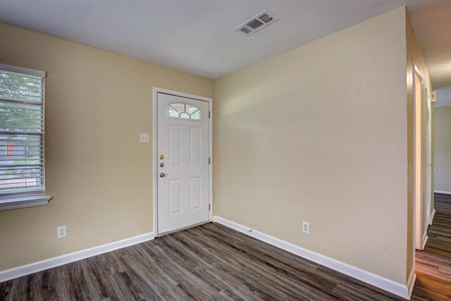 Building Photo - 820 Collin Dr