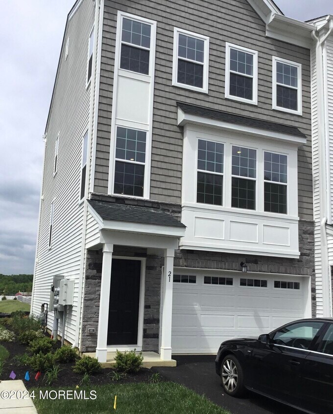 Foto principal - 21 Crimson Dr