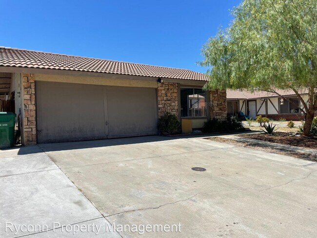 Building Photo - 4 br, 2 bath House - 12701 Valley Meadows