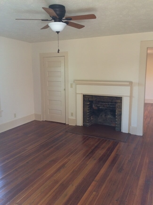 Building Photo - Remodeled Farm Home in Morristown 2 Bed + ...