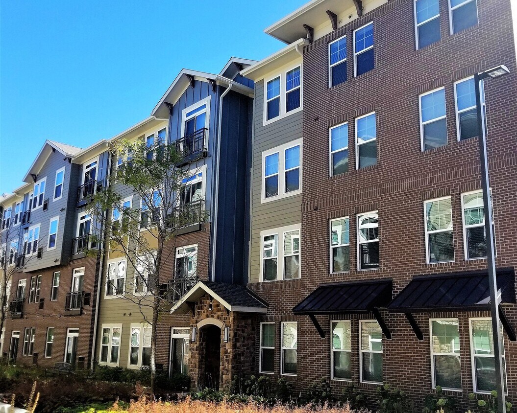 690 E Algonquin Rd Unit 3407, Schaumburg, IL 60173 Condo for Rent in