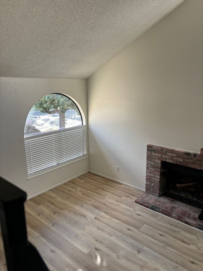 Foto del edificio - Beautiful 4 Bedroom, 3 Bathroom House Available Now!