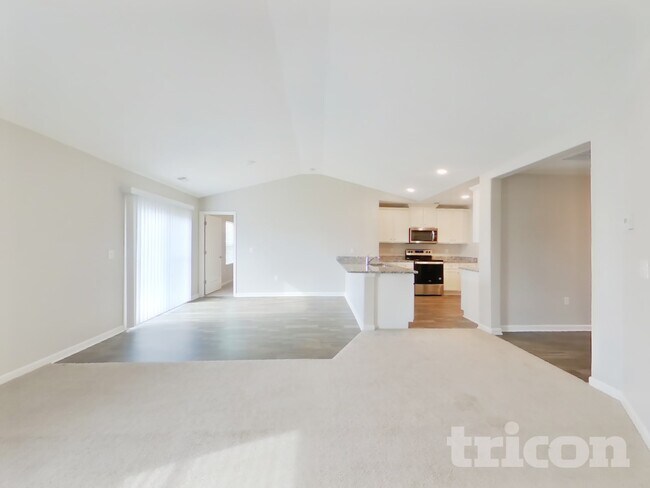 Building Photo - 315 Kenyon Dr