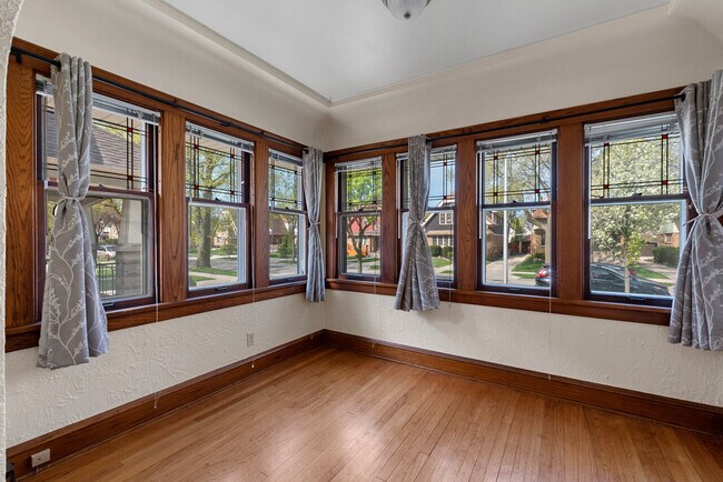 Building Photo - 61st Street