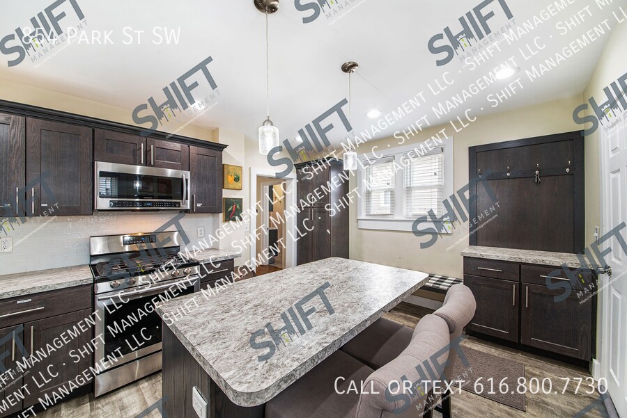 Foto principal - 854 Park St SW