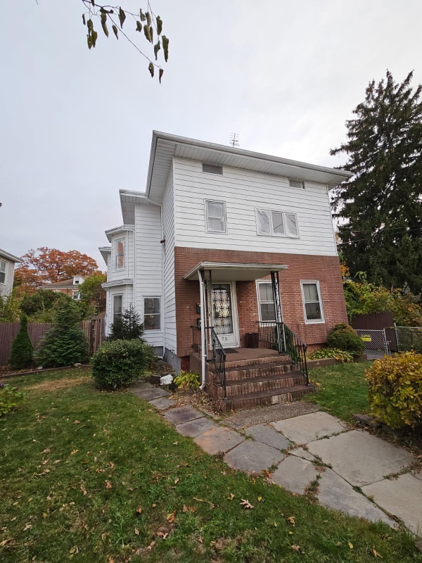 Building Photo - 75 Whiting St