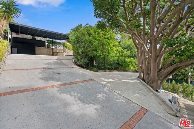 Building Photo - 1240 Hilldale Ave