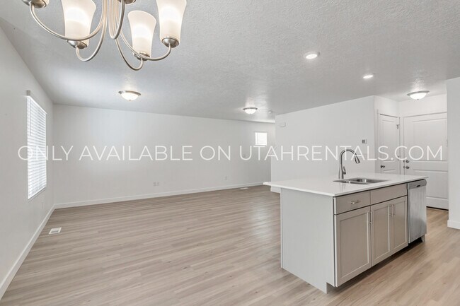 Building Photo - 3538 W Cornfield Dr