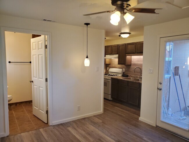Living Room - 506 S Pershing St