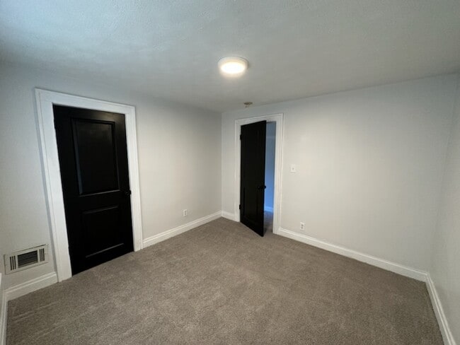 Foto del edificio - 1253-1255 N 6th St