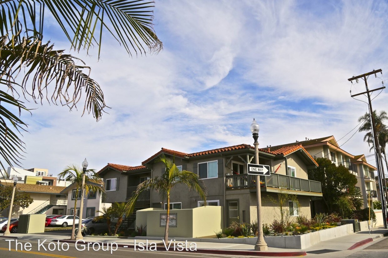 Primary Photo - 1020 El Embarcadero Rd