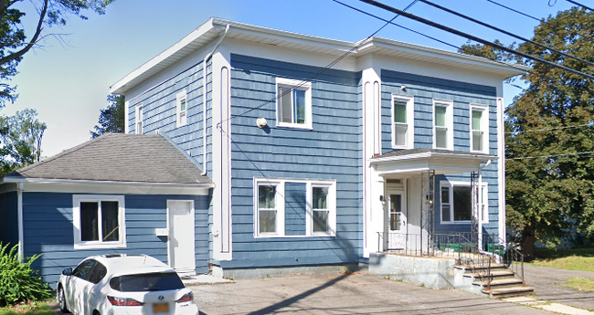 Building Photo - 268 Syracuse Ave
