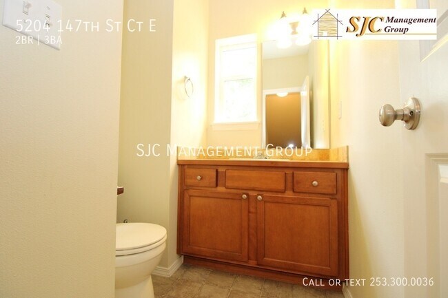 Foto del edificio - Two bedroom Condo for rent in Tacoma