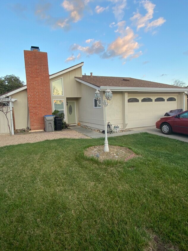 Primary Photo - 5366 Mayten Grove Ct