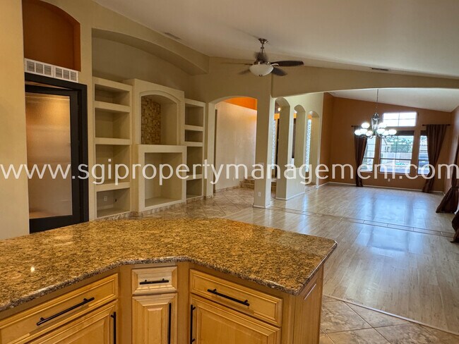 Building Photo - 4965 E Barwick Dr