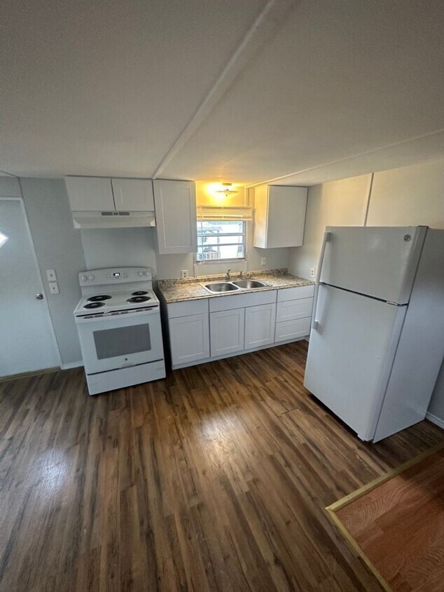 Foto principal - 2 br, 1 bath House - 7183 McMinnville HWY