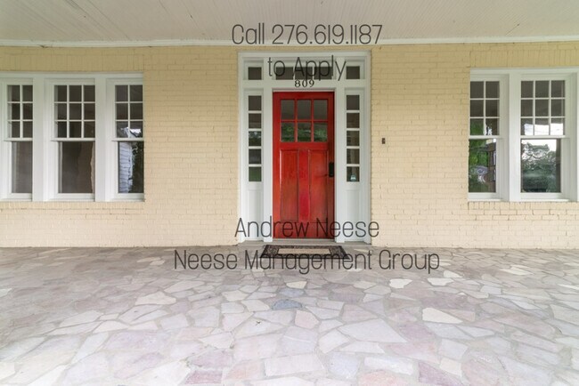 Foto del edificio - 809 Colonial Rd SW