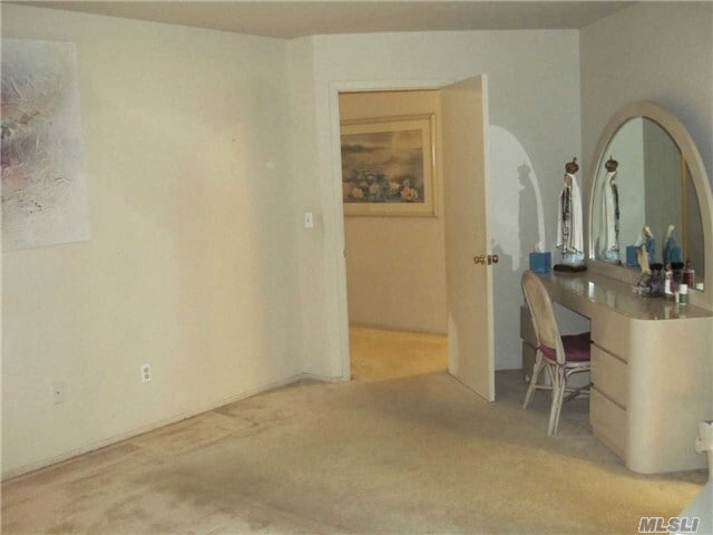 Building Photo - 92 Lakebridge Dr S