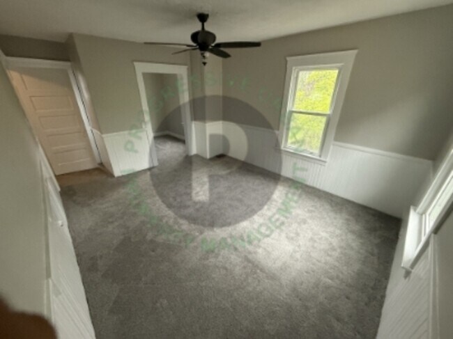 Foto del edificio - 10303 Sophia Ave