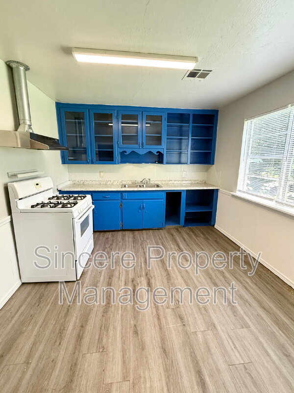 Building Photo - 4120 SE 41st St