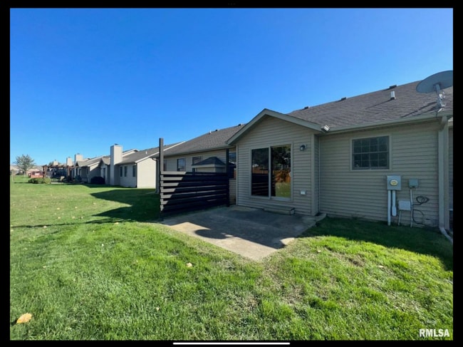 Building Photo - 1919 English Oak
