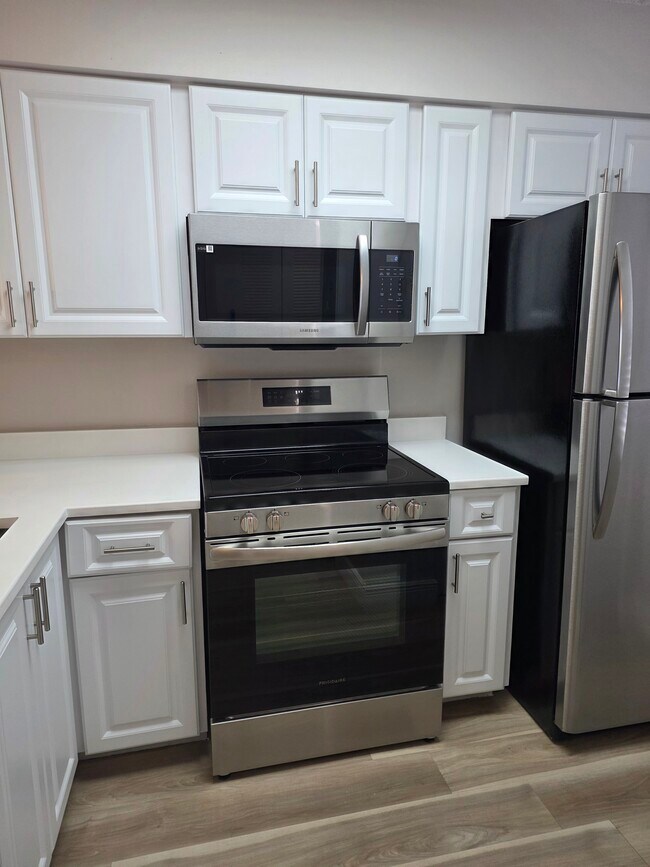 Cocina - 2222 N Cypress Bend Dr