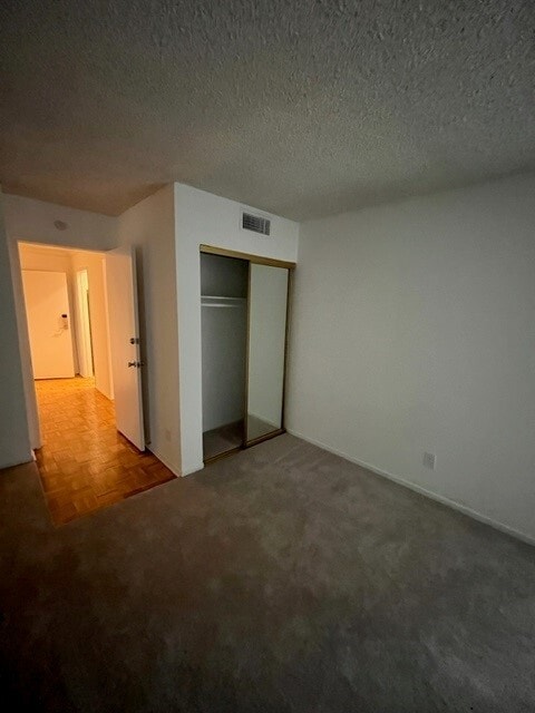Building Photo - 8530 Holloway Dr