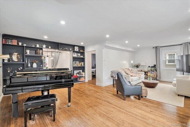 Building Photo - 75 Oakland Ave