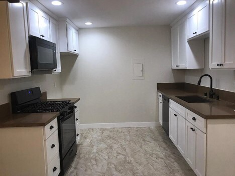 Foto del edificio - 3414 Jasmine Ave