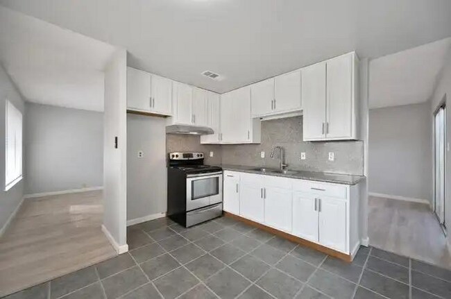 Foto del edificio - 5800 Mascot Ave