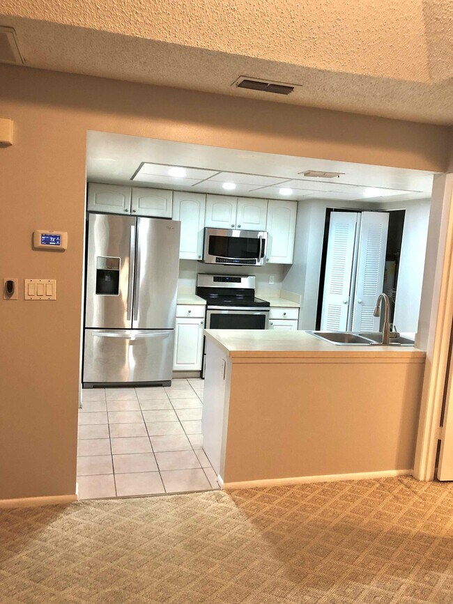 Foto del edificio - 4448 Pinebark Ave